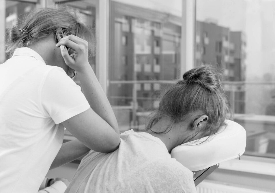 Massage in the office (relaxation for employees) Massage in the office (relaxation for employees)